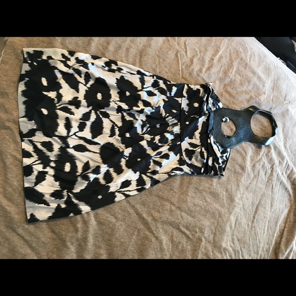 Dress - Picture 3 of 4